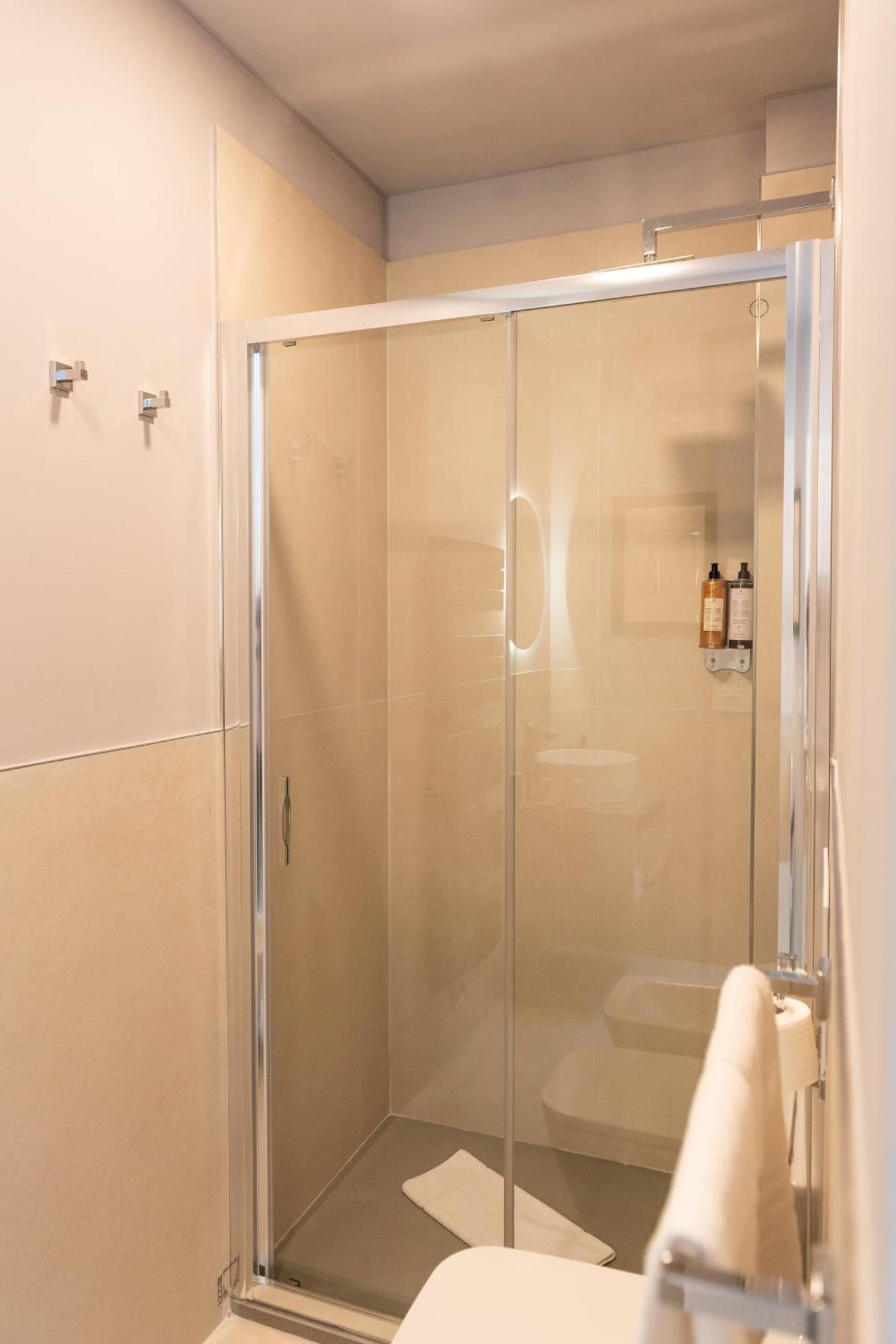 Regina Boutique Suites Triest Exterior foto