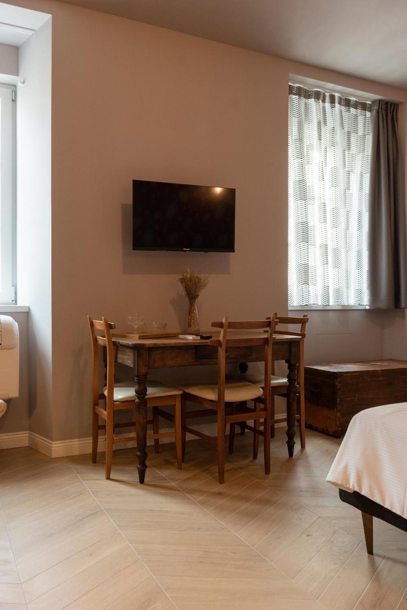 Regina Boutique Suites Triest Exterior foto